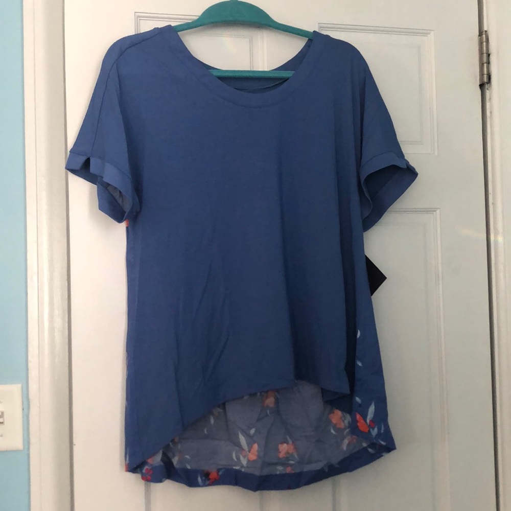 NWT Ava & Viv X Blue Floral Top
